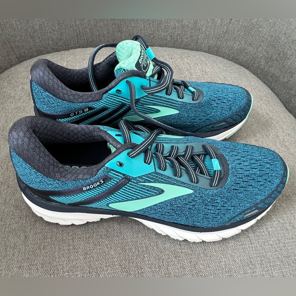 Ladies Brooks GTS 18 blue